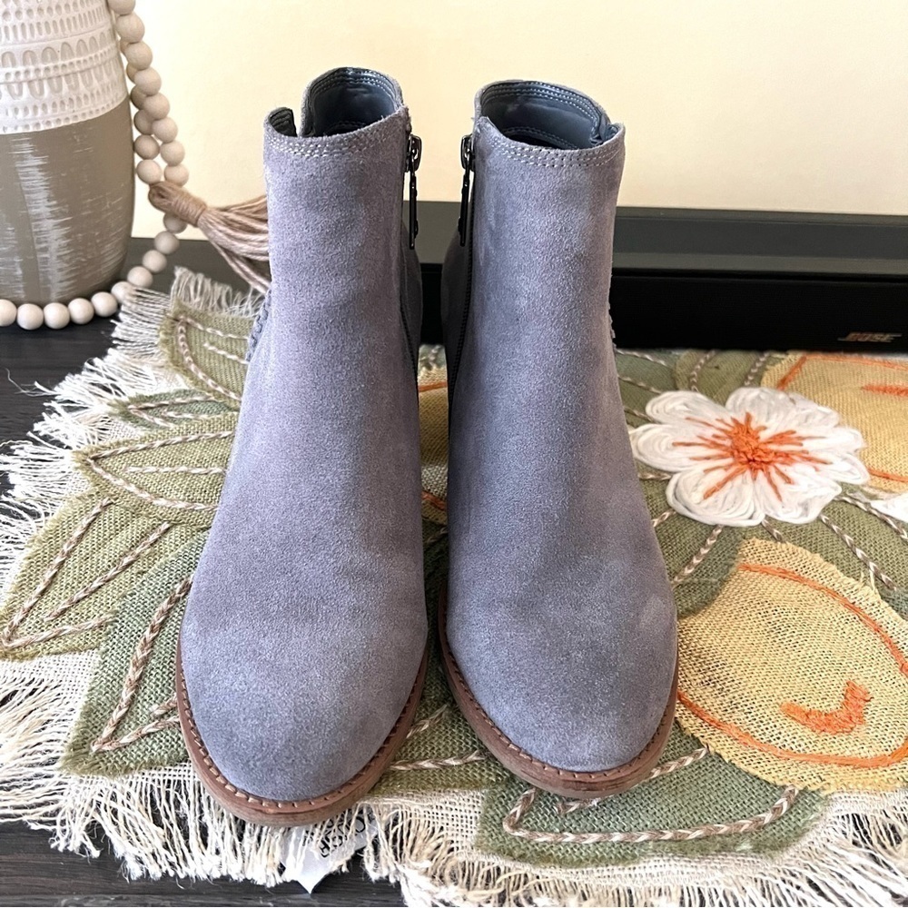 Blondo Nina Suede Waterproof Ankle Boots Size 10 - Picture 2 of 7